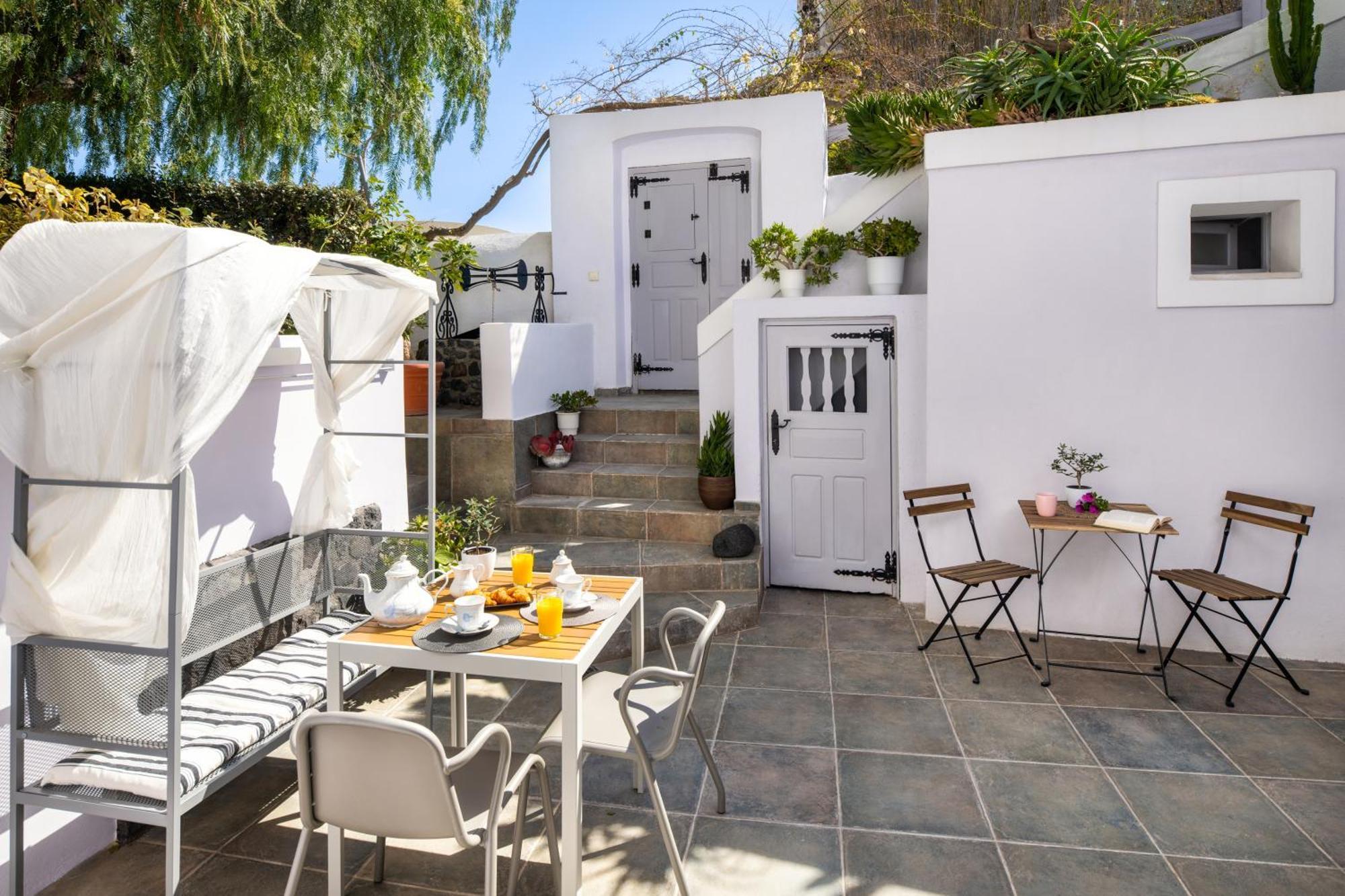 Canaves - Hermes Holiday home Karterados (Santorini)